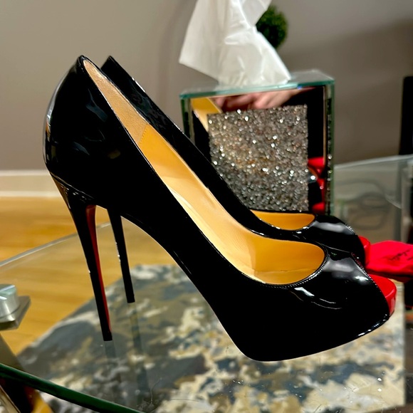NEVER BEEN WORN CHRISTIAN LOUBUOUTIN PRIVE NEUVE no longer for sale - Picture 1 of 6